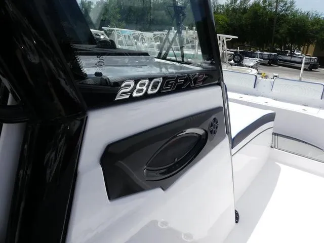 Slide: The Image of Twin Vee 280 GFX2 2025 - 18