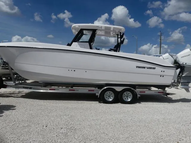 Slide: The Image of Twin Vee 280 GFX2 2025 - 4