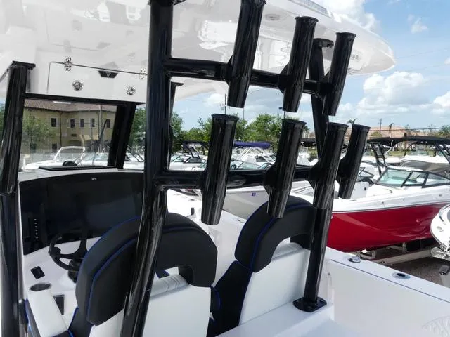 Slide: The Image of Twin Vee 280 GFX2 2025 - 9