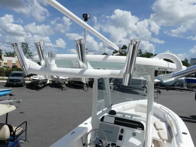 Slide: The Image of Everglades 243 Center Console 2018 - 12