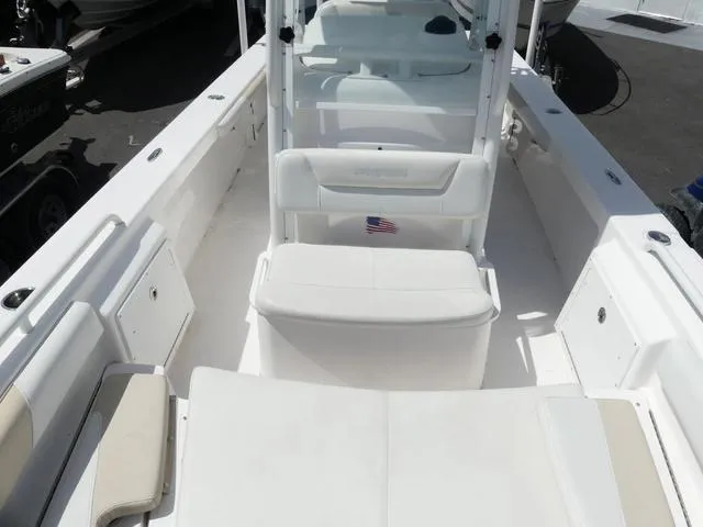 Slide: The Image of Everglades 243 Center Console 2018 - 15