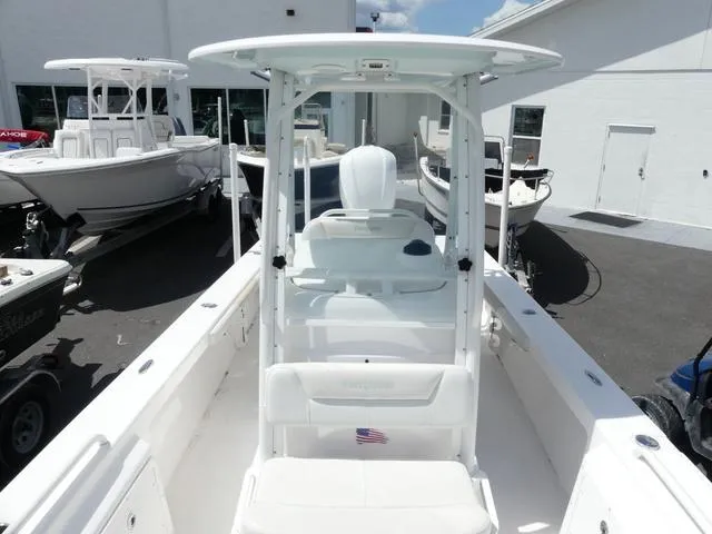 Slide: The Image of Everglades 243 Center Console 2018 - 16