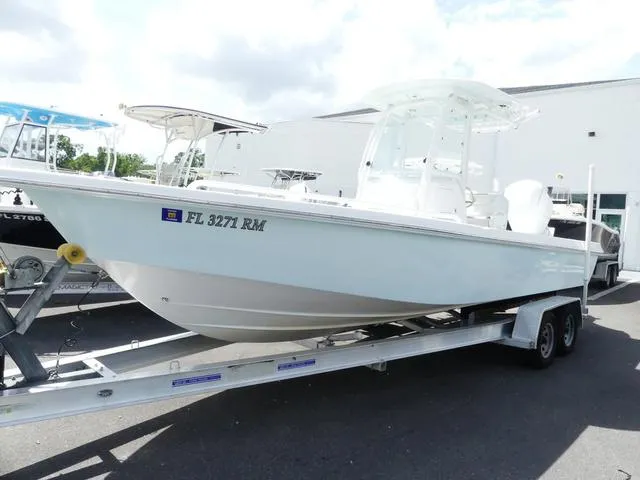 Slide: The Image of Everglades 243 Center Console 2018 - 3