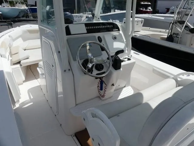 Slide: The Image of Everglades 243 Center Console 2018 - 7