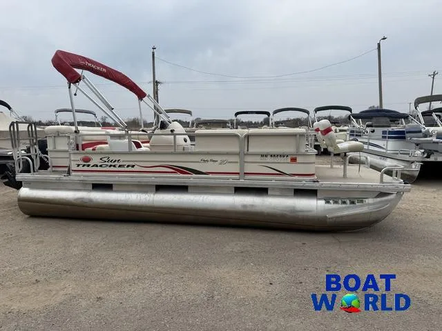 Slide: The Image of 2006 Sun Tracker Party Barge 20 Pontoon boat with red canopy at Boat World. - 32