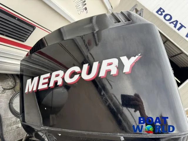 Slide: The Image of Mercury outboard motor on 2006 Sun Tracker Party Barge 20 Pontoon at Boat World. - 43