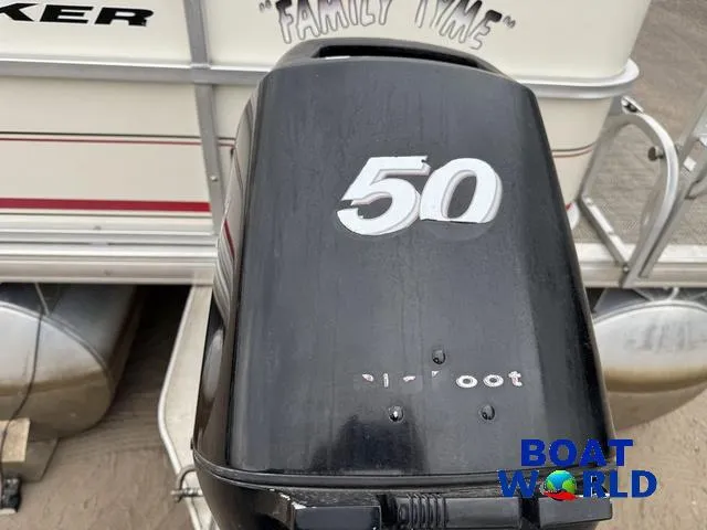 Slide: The Image of Outboard motor on 2006 Sun Tracker Party Barge 20 Pontoon, featuring "Family Time" text. - 44