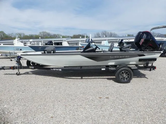 The Image of Lowe Stinger 195C 2025 - 1