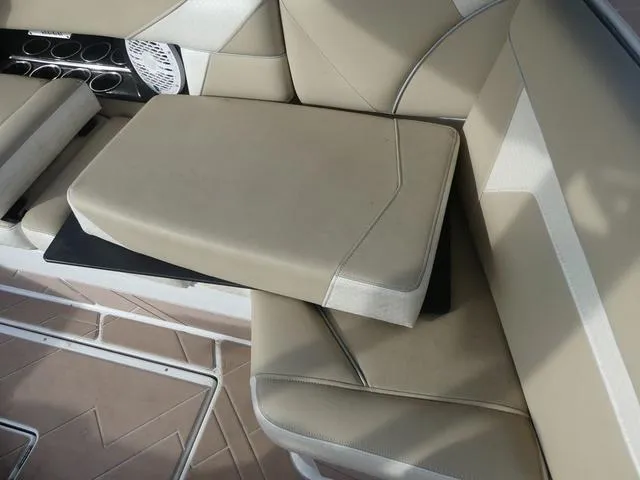 Slide: The Image of Supreme SUPREME S220 2023 - 11