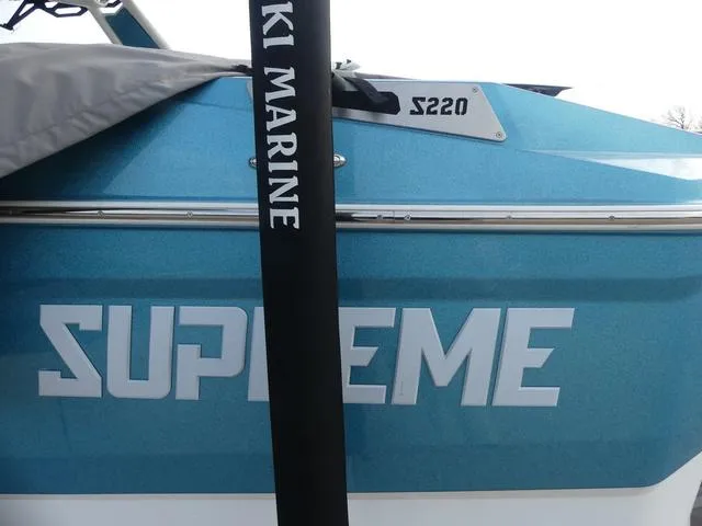 Slide: The Image of Supreme SUPREME S220 2023 - 2