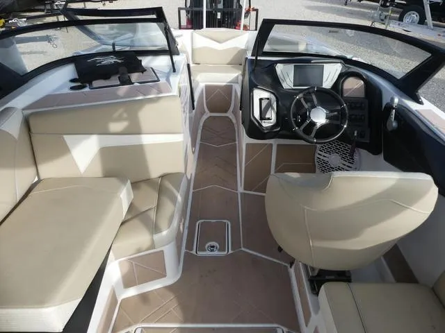 Slide: The Image of Supreme SUPREME S220 2023 - 5