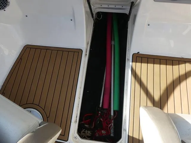 Slide: The Image of Sea Ray SLX 2012 - 15