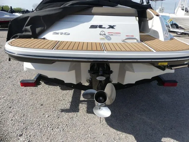 Slide: The Image of Sea Ray SLX 2012 - 3