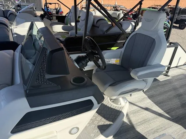 Slide: The Image of Bennington M Swingback 24 MSB 2025 - 6