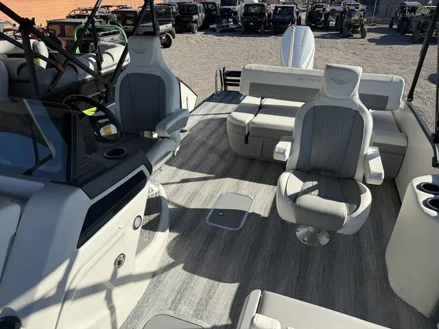 Slide: The Image of Bennington M Swingback 24 MSB 2025 - 8