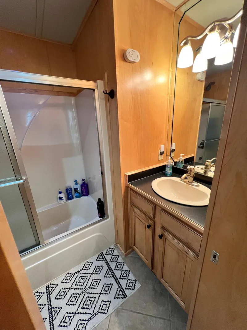 Slide: The Image of Sumerset 90x18 Houseboat 2005 - 16