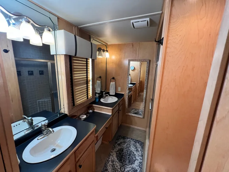 Slide: The Image of Sumerset 90x18 Houseboat 2005 - 25