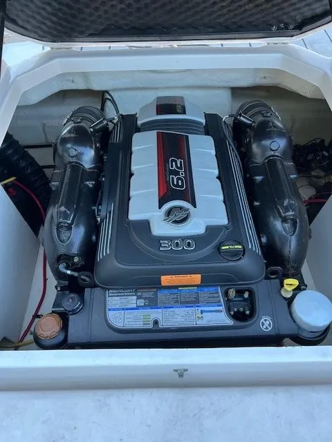 Slide: The Image of 2020 Chaparral 23 SSi boat engine, 6.2L, 300 horsepower, detailed view. - 8