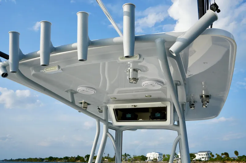 Slide: The Image of Reef Runner 23 - T-Top - 9