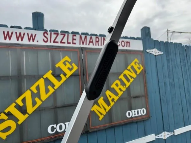 Slide: The Image of 2022 Sun Tracker SportFish 22 XP3 at Sizzle Marine, Ohio dealership. - 23