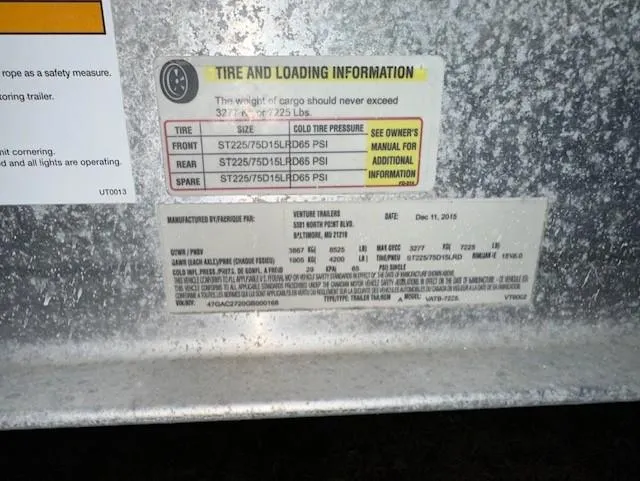 Slide: The Image of Tire and loading information label on a Grady-White Gulfstream 232, 2008 model. - 8