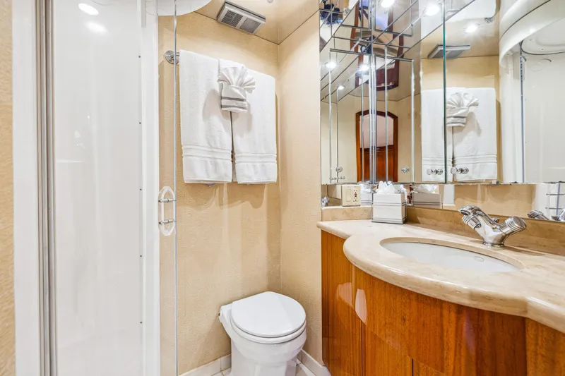 Slide: The Image of Hatteras 80 Motor Yacht 2005 - 50