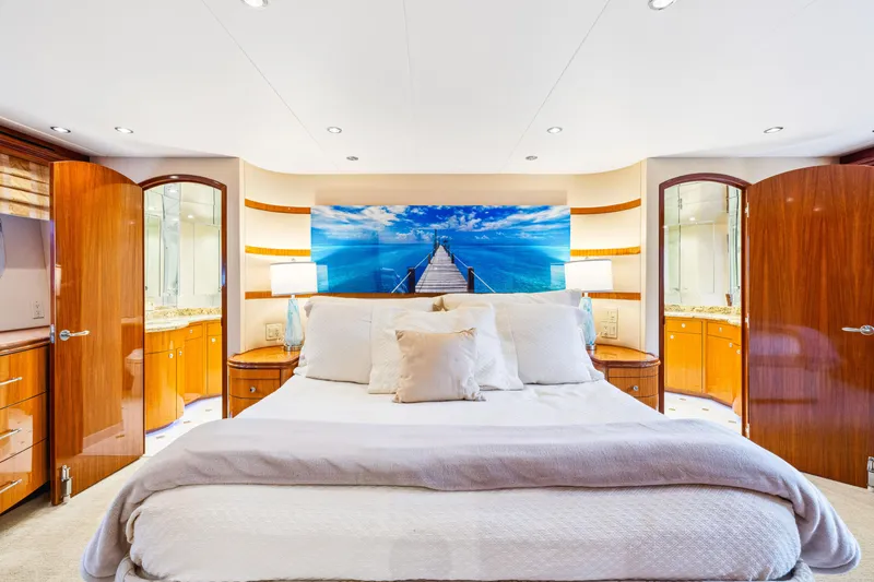 Slide: The Image of Hatteras 80 Motor Yacht 2005 - 58