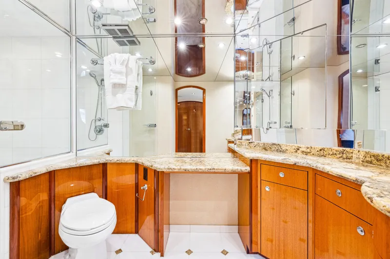 Slide: The Image of Hatteras 80 Motor Yacht 2005 - 61