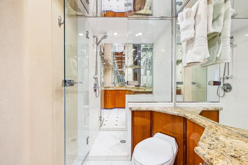 Slide: The Image of Hatteras 80 Motor Yacht 2005 - 62