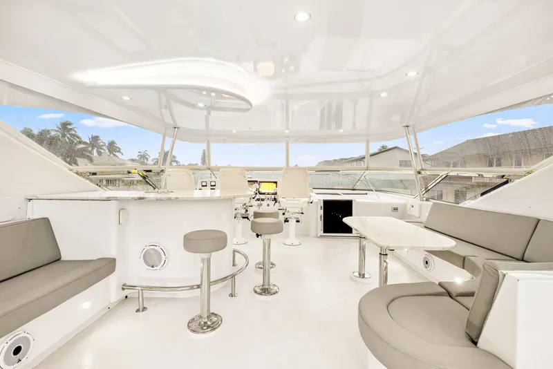 Slide: The Image of Hatteras 80 Motor Yacht 2005 - 68