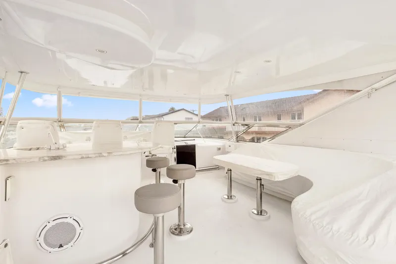 Slide: The Image of Hatteras 80 Motor Yacht 2005 - 70