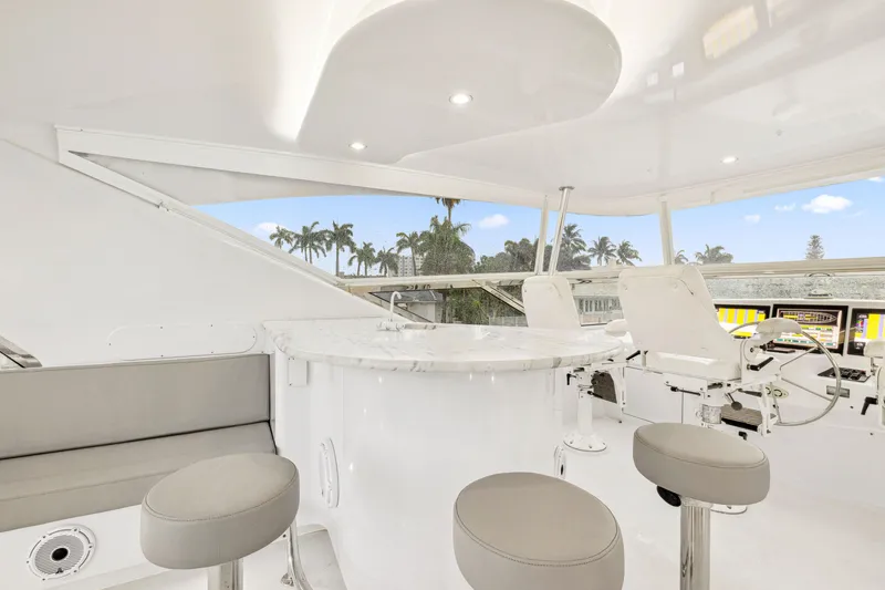 Slide: The Image of Hatteras 80 Motor Yacht 2005 - 72