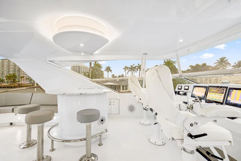 Slide: The Image of Hatteras 80 Motor Yacht 2005 - 73