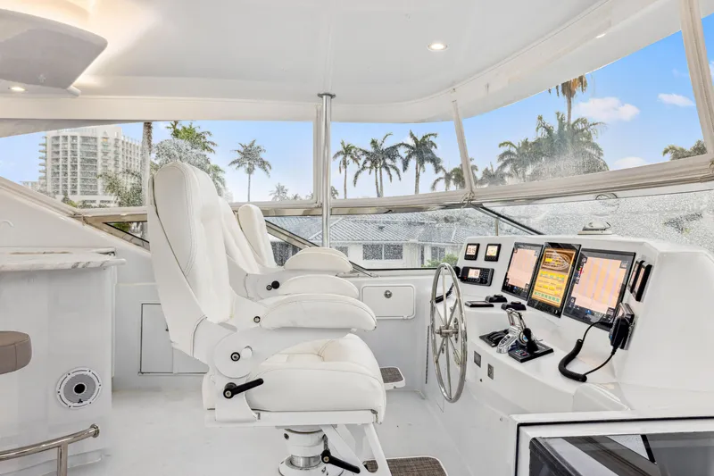 Slide: The Image of Hatteras 80 Motor Yacht 2005 - 74