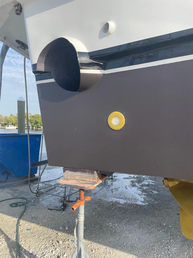 Slide: The Image of Hatteras 80 Motor Yacht 2005 - 77