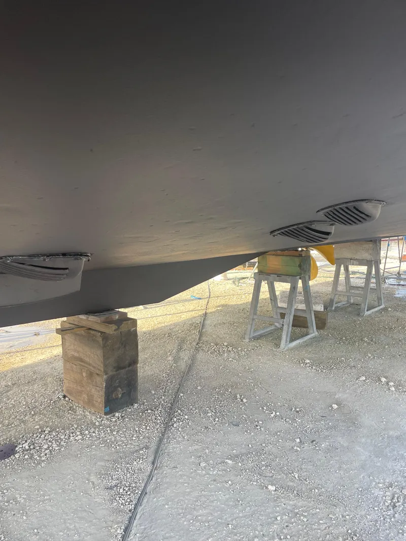 Slide: The Image of Hatteras 80 Motor Yacht 2005 - 95