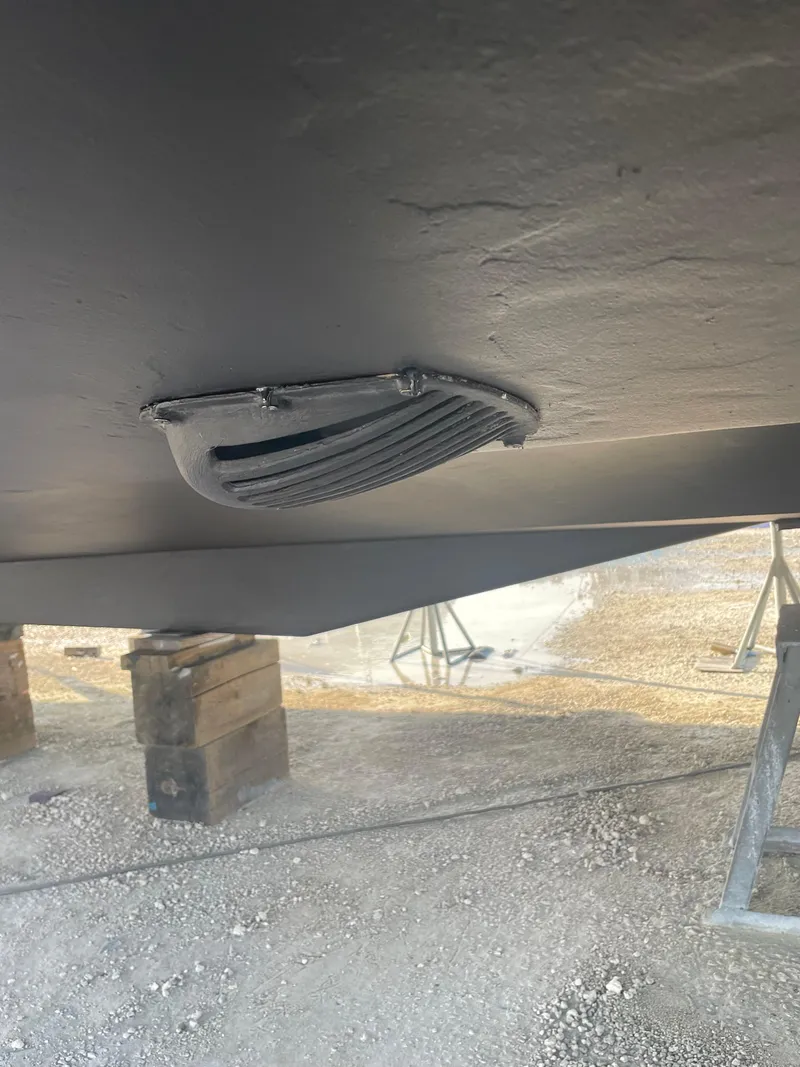 Slide: The Image of Hatteras 80 Motor Yacht 2005 - 96