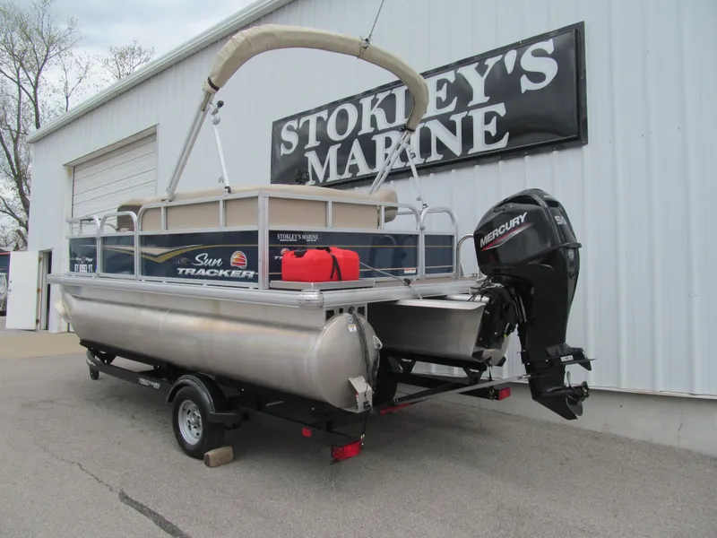 Slide: The Image of 2023 Sun Tracker Bass Buggy 16 XL Select pontoon boat at Stokley's Marine. - 3
