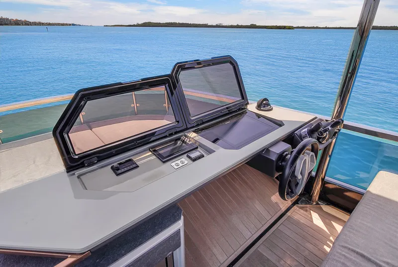 Slide: The Image of Explorer 62 2021 - 55