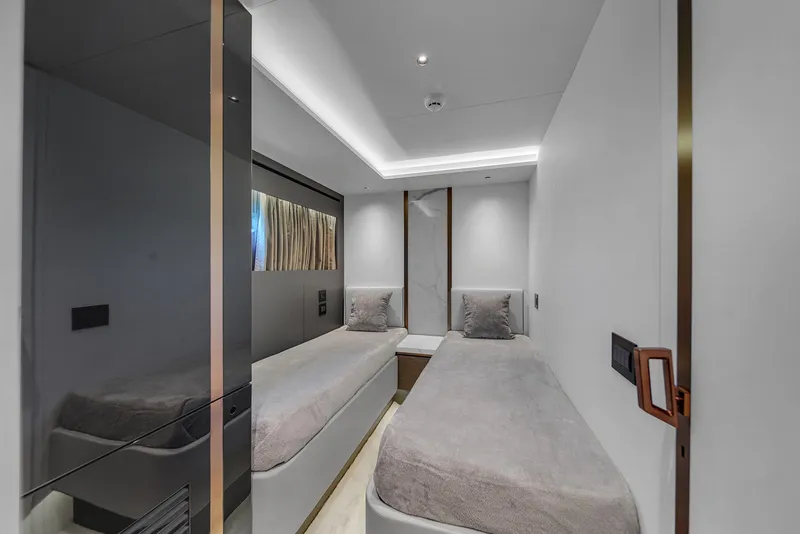 Slide: The Image of Explorer 62 2021 - 64