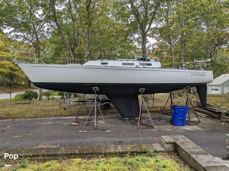 Slide: The Image of 1987 J Boats j35 for sale in Pocasset, MA - 17