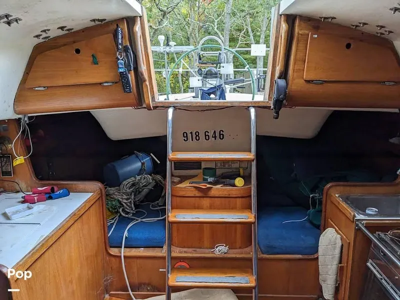 Slide: The Image of 1987 J Boats j35 for sale in Pocasset, MA - 9