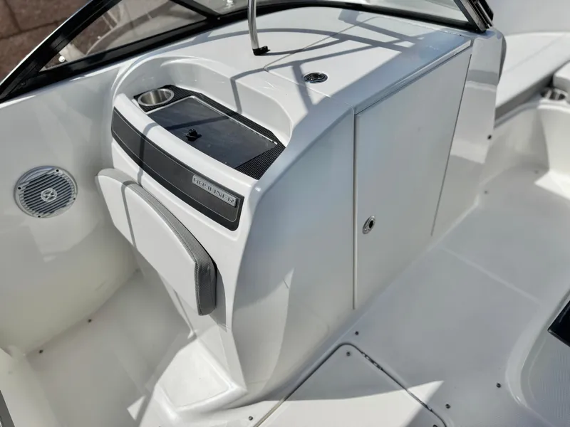 Slide: The Image of Bayliner VR6 Bowrider 2016 - 17