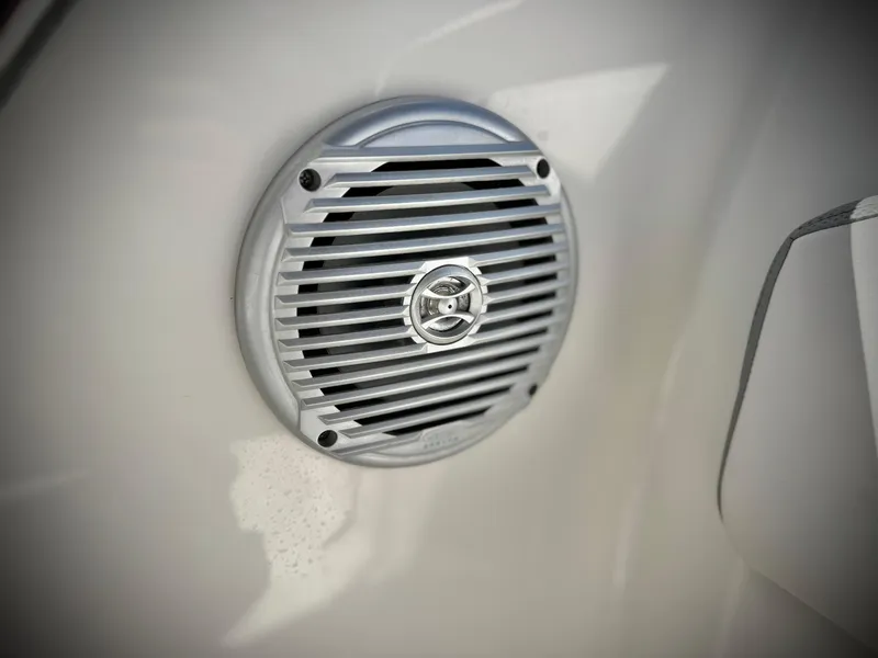 Slide: The Image of Bayliner VR6 Bowrider 2016 - 21