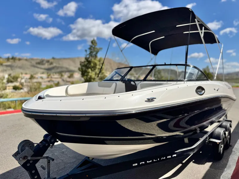 Slide: The Image of Bayliner VR6 Bowrider 2016 - 3