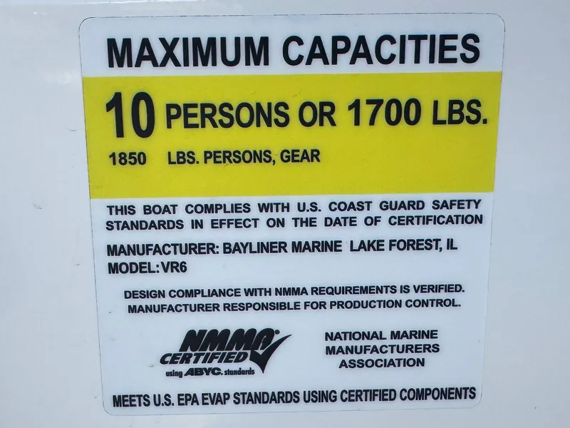 Slide: The Image of Bayliner VR6 Bowrider 2016 - 31