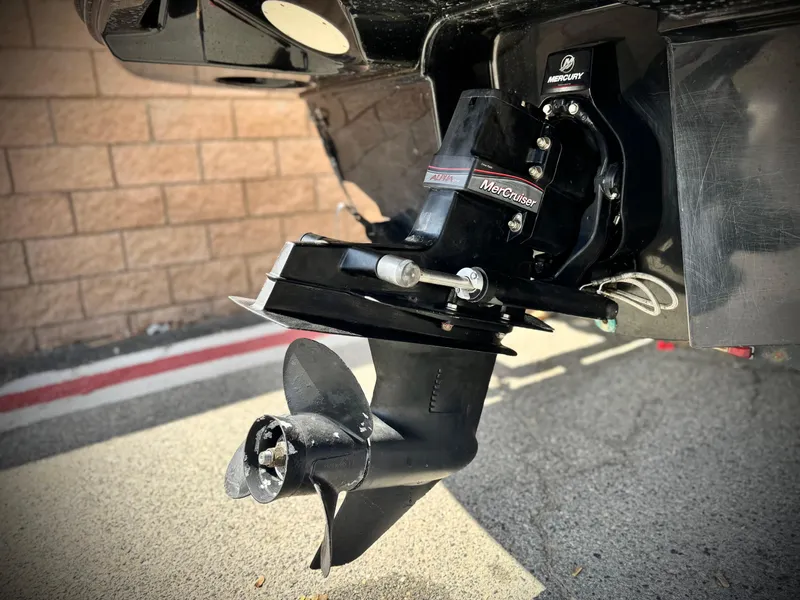 Slide: The Image of Bayliner VR6 Bowrider 2016 - 7