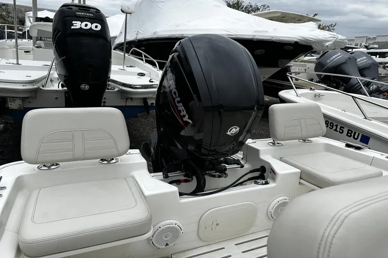 Slide: The Image of Boston Whaler 170 Montauk 2023 - 7