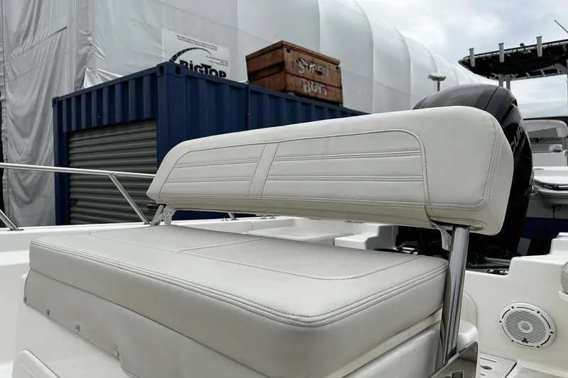 Slide: The Image of Boston Whaler 170 Montauk 2023 - 8