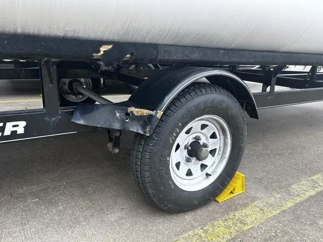 Slide: The Image of Sun Tracker Bass Buggy 18 DLX 2013 - 3